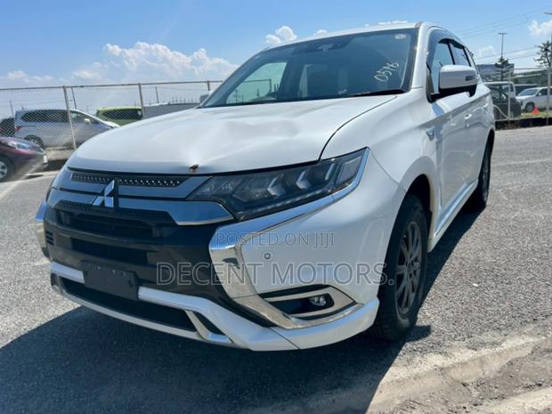 Mitsubishi Outlander 2.4 PHEV AWD 2018 White