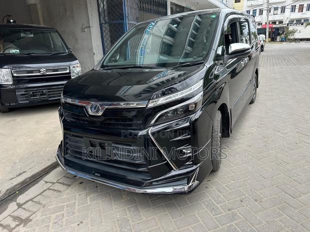 Toyota Voxy 2018 Black