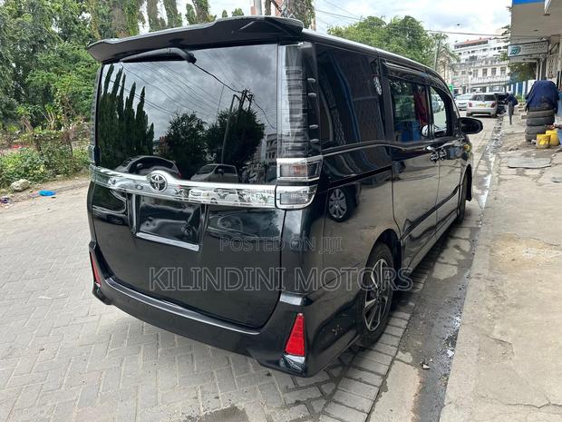 Toyota Voxy 2018 Black