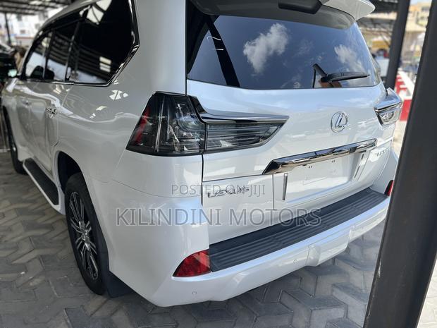 Lexus LX 2017 White