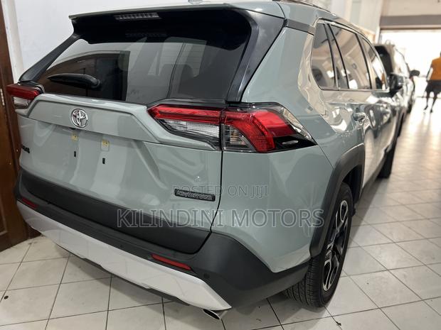Toyota RAV4 2019 Green