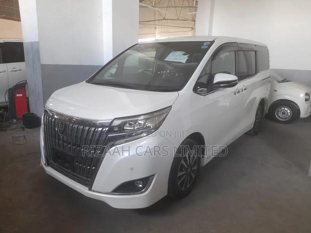 Toyota Esquire 2018 White