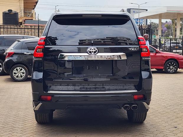 Toyota Land Cruiser Prado 2.8 2021 Black