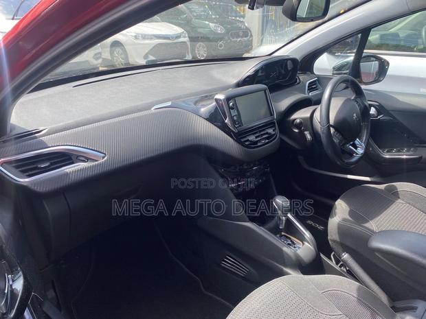 Peugeot 208 2018 Red