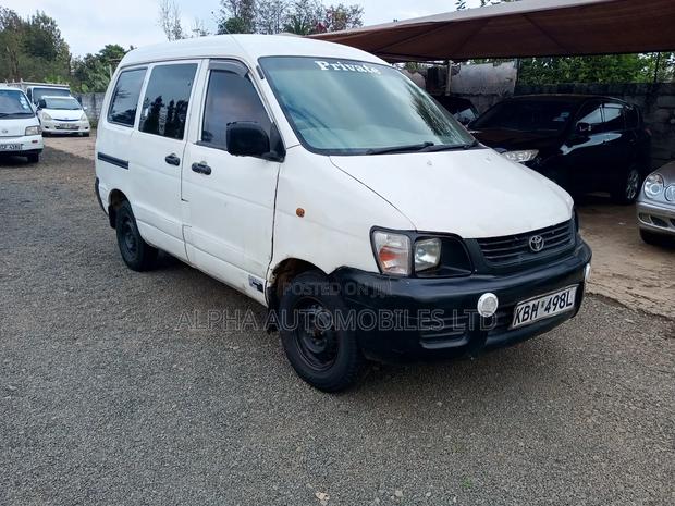 Toyota TownAce 2004 White