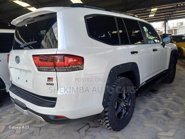 New Toyota Land Cruiser LC300 2023 White