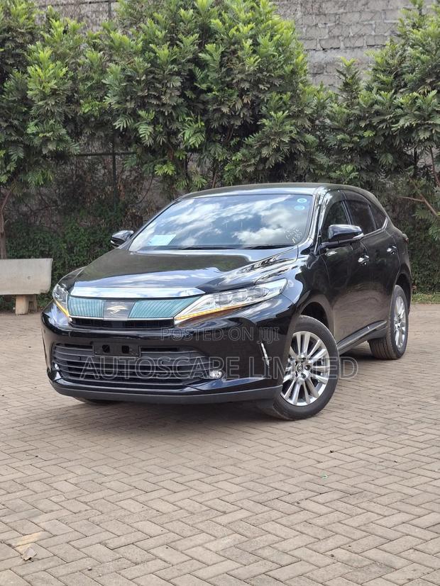 Toyota Harrier 2.0 2018 Black