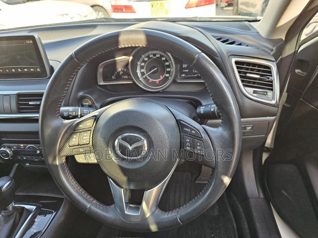 Mazda Axela 2017 Pearl