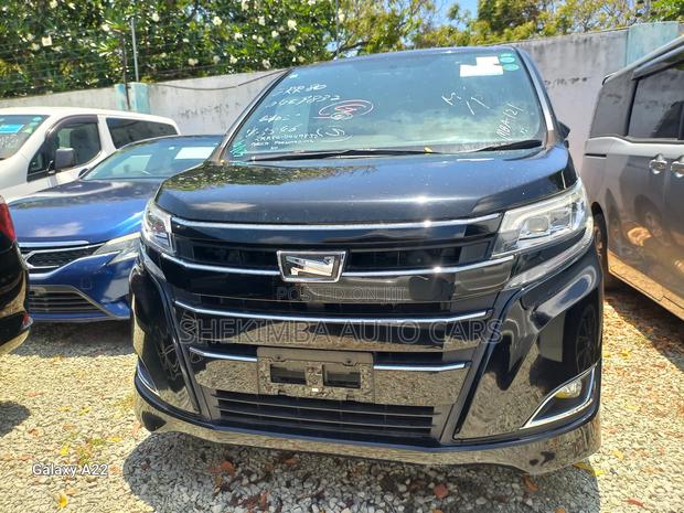 Toyota Noah 2.0 FWD (7 Seater) 2019 Black