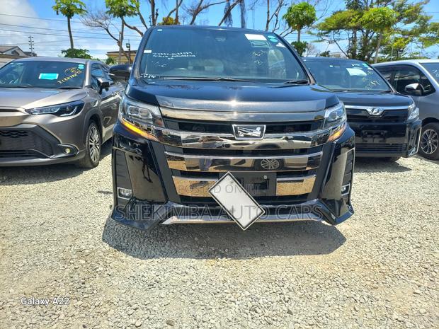 Toyota Noah 2.0 FWD (8 Seater) 2019 Black