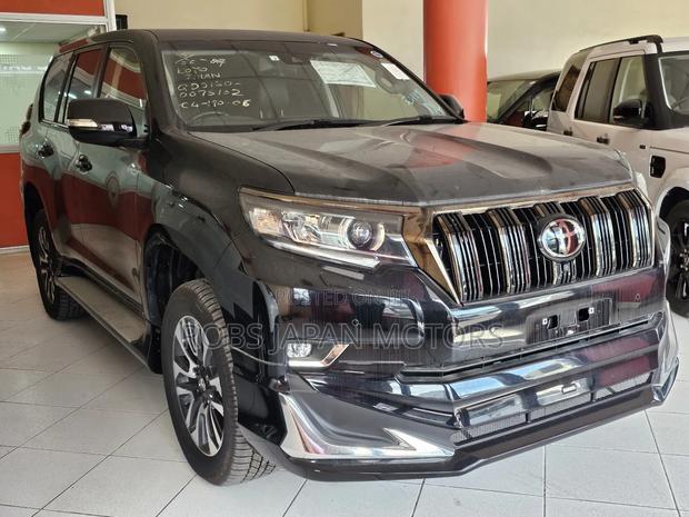 Toyota Land Cruiser Prado 2.8 2021 Matt Black