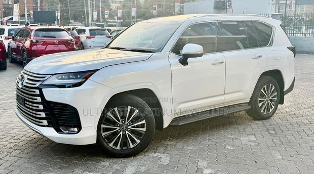 Lexus LX LX 600 2023 White