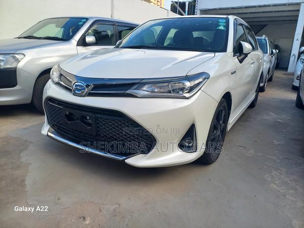 Toyota Axio 1.5 Hybrid 2WD 2019 White