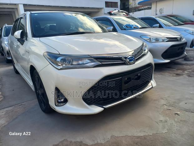 Toyota Axio 1.5 Hybrid 2WD 2019 White
