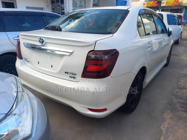 Toyota Axio 1.5 Hybrid 2WD 2019 White