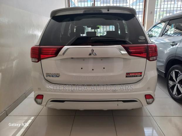 Mitsubishi Outlander 2.4 PHEV AWD 2019 White