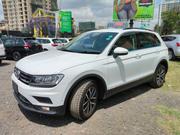 Volkswagen Tiguan 2.0T SEL FWD 2018 White for sale