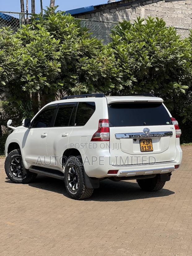 Toyota Land Cruiser Prado 2.8 2017 White