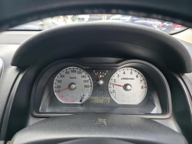 Nissan Wingroad 2015 Silver
