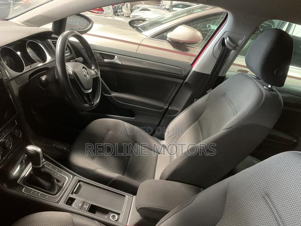 Volkswagen Golf Variant 2018 Red