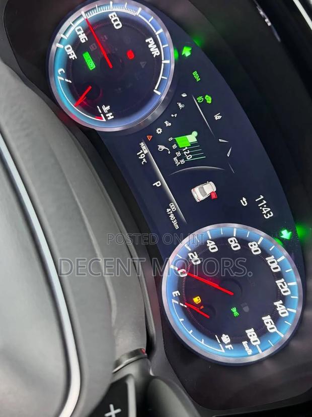 Toyota Crown 2019 White