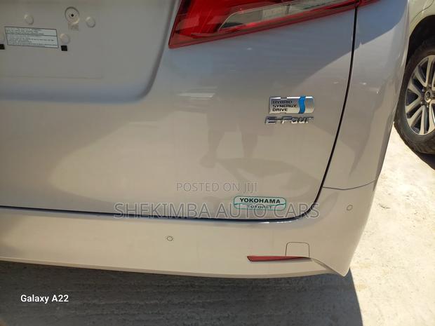 Toyota Alphard 2.5 Hybrid AWD 2019 Beige