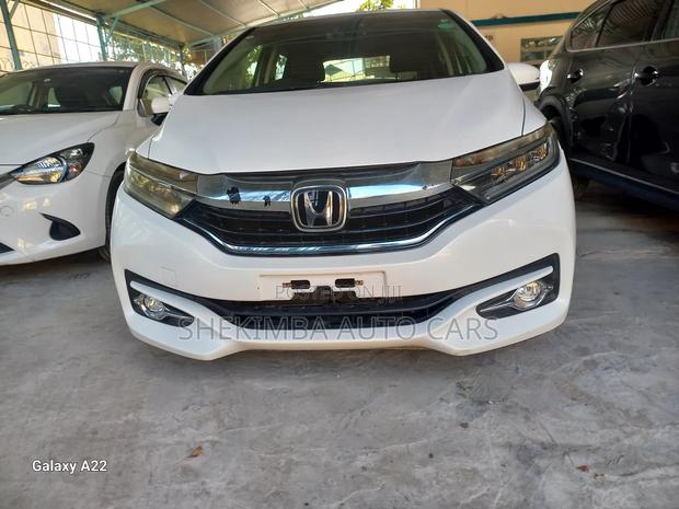 Honda Fit Shuttle 1.5 Hybrid 2WD 2019 White