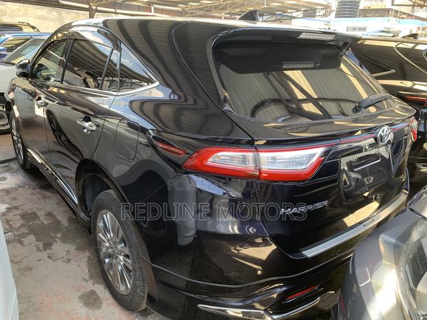 Toyota Harrier 2.0 2018 Black