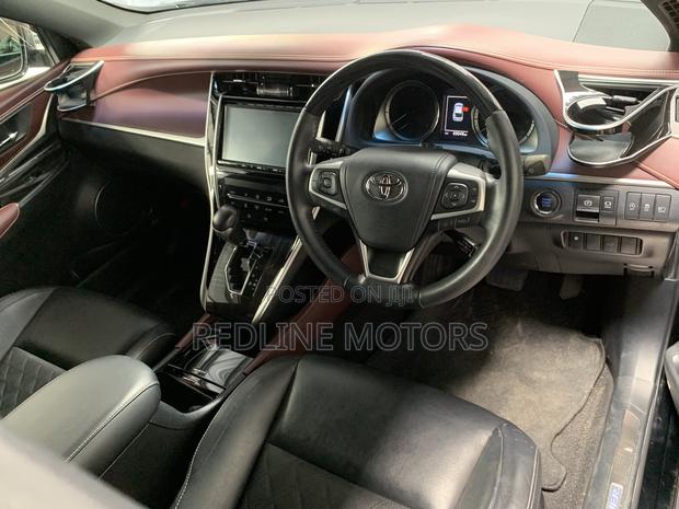 Toyota Harrier 2.0 4WD 2018 Black