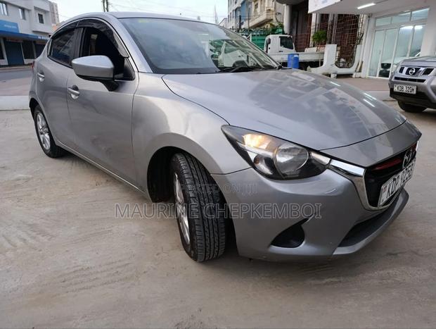 Mazda Demio 2017 Silver