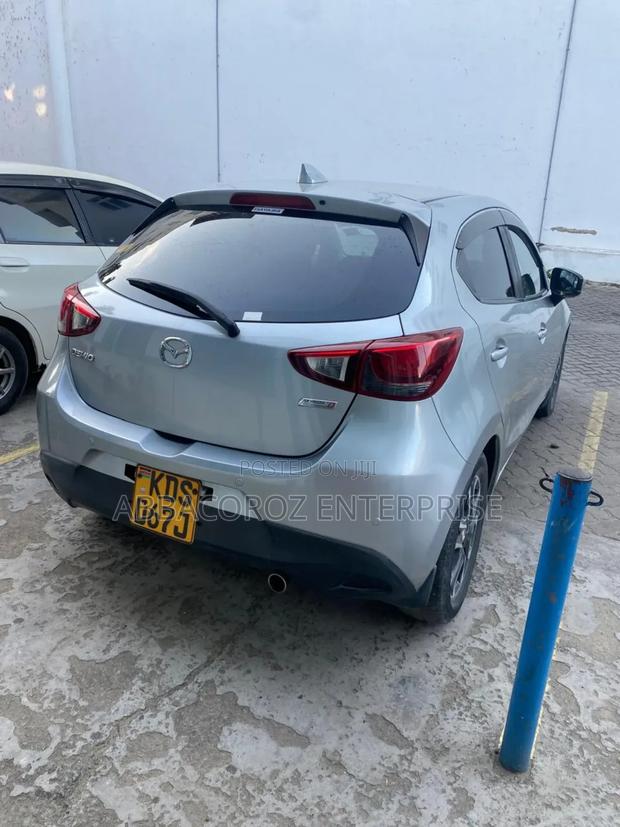 Mazda Demio 2018 Silver