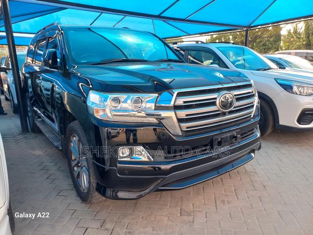 Toyota Land Cruiser 4.6 V8 ZX 2019 Black
