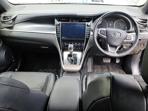 Toyota Harrier 2.0 4WD 2018 Gray