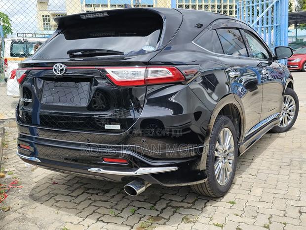 Toyota Harrier 2.0 4WD 2018 Gray
