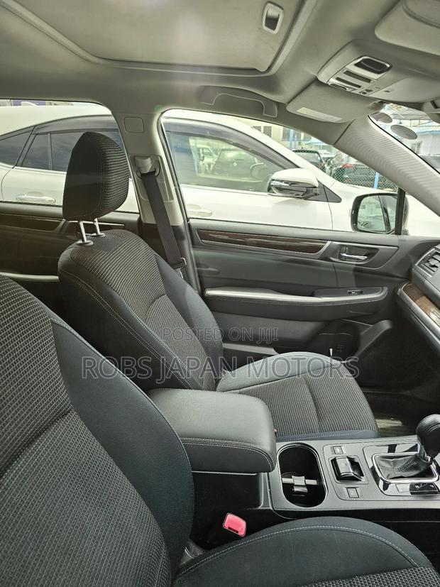 Subaru Outback 2.5i Premium AWD 2017 White
