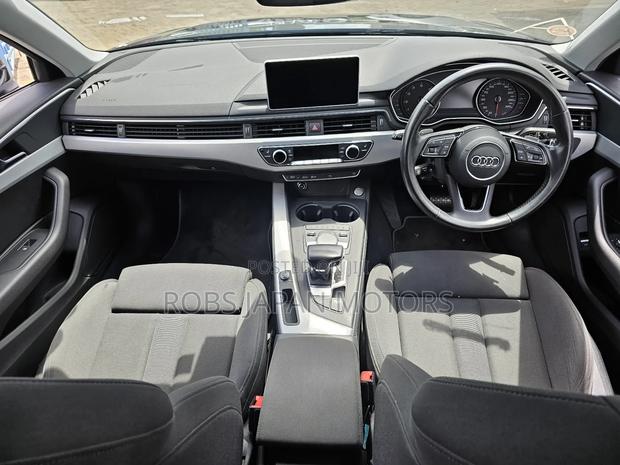 Audi A4 2.0T Tech ultra Premium FWD 2018 Matt Black
