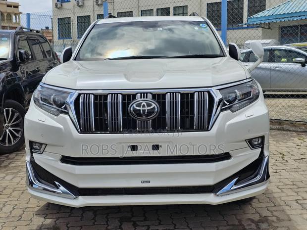 Toyota Land Cruiser Prado 2.8 2018 Silver