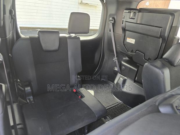 Toyota Noah 2018 White