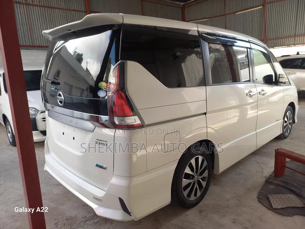 Nissan Serena 2019 White
