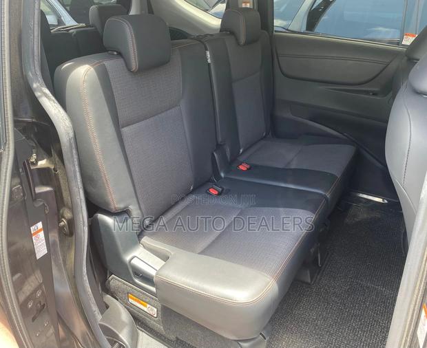 Toyota Sienta 2018