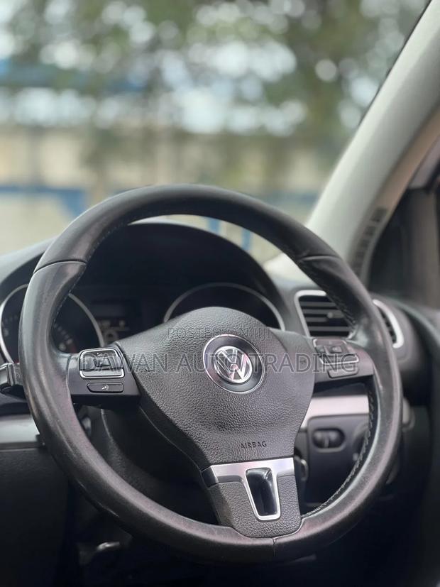 Volkswagen Golf 2012 Silver