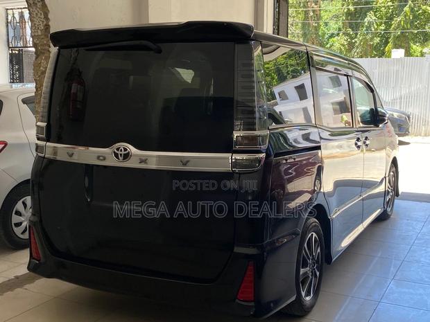 Toyota Voxy 2018 Black