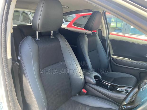 Honda Vezel 2018 White