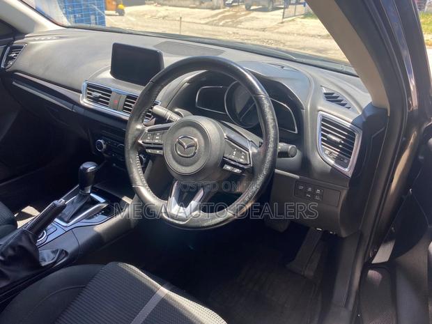 Mazda Axela 2018 Brown