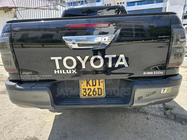 Toyota Hilux 2018 Black