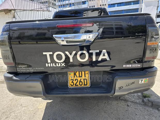 Toyota Hilux 2018 Black