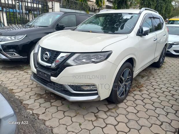 Nissan X-Trail 2.0 Petrol AWD 2019 White