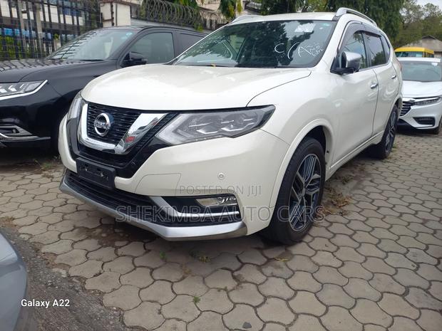 Nissan X-Trail 2.0 Petrol AWD 2019 White