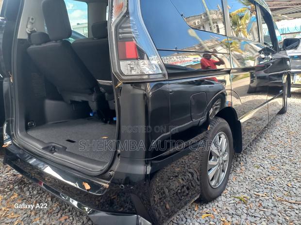 Nissan Serena 2019 Black