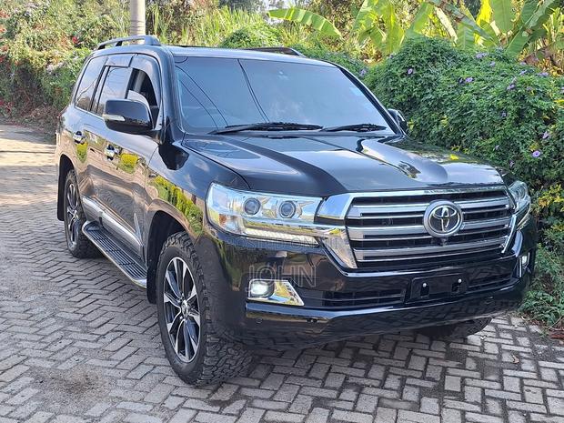 Toyota Land Cruiser 4.6 V8 ZX 2014 Black